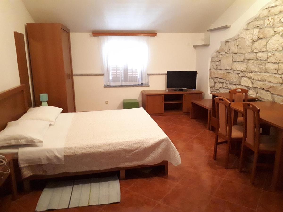 Apartments Lav Poreč Eksteriør billede