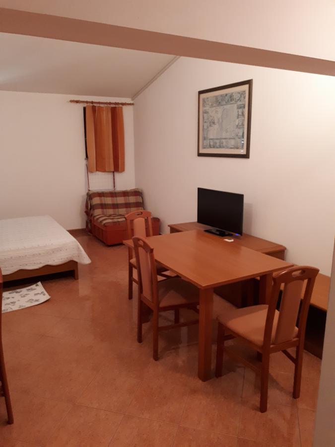 Apartments Lav Poreč Eksteriør billede